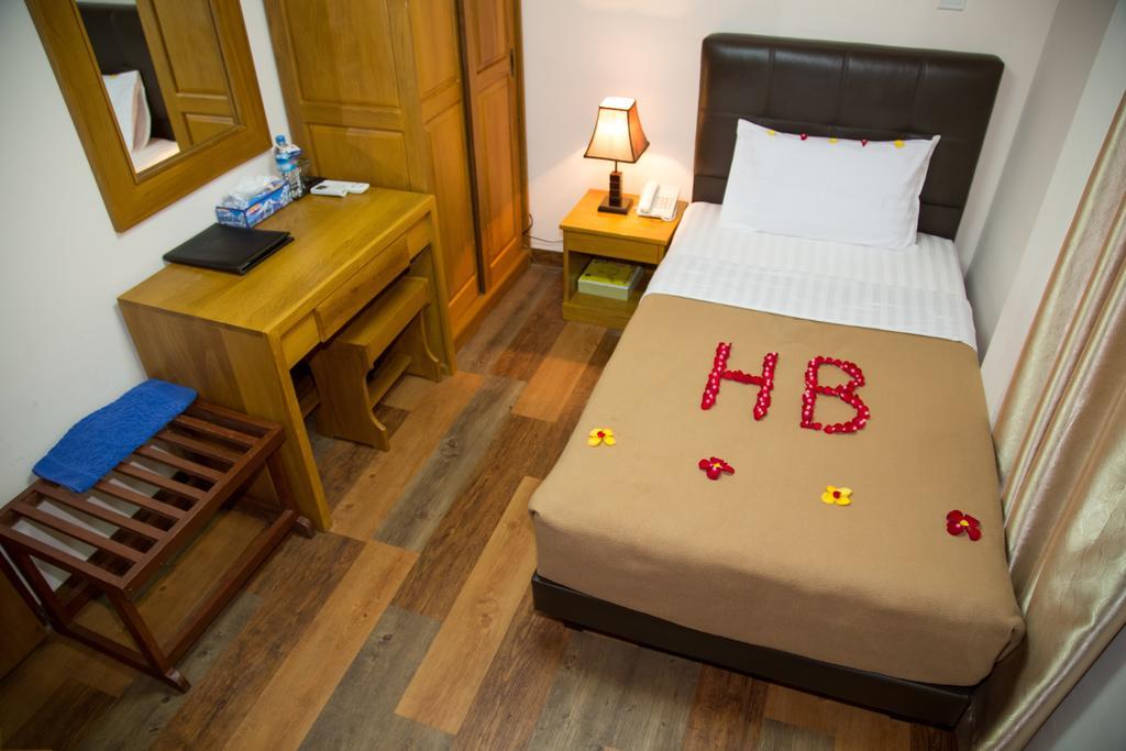 ホテル バホシ ヤンゴン エクステリア 写真